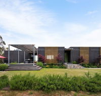 Ridge House - Sunshine Coast Guide