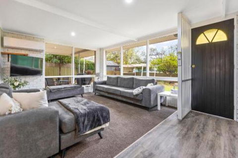 White On Wright Clare - Sunshine Coast Guide 5