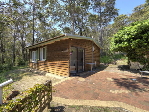 Gum Grove Chalets - Sunshine Coast Guide 0