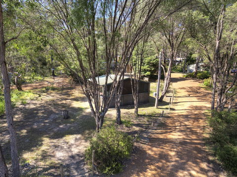 Gum Grove Chalets - Sunshine Coast Guide 2