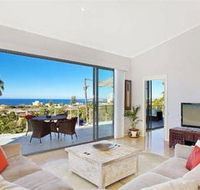 Ocean Panorama - Sunshine Coast Guide