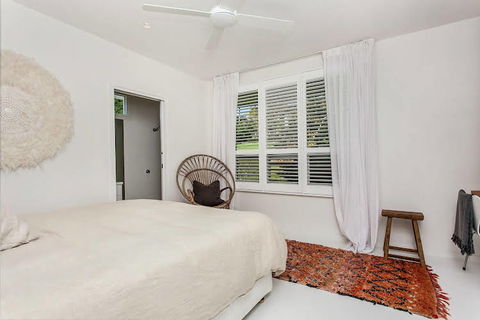 A Summer Resort - Sunshine Coast Guide 0