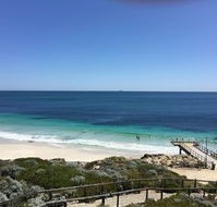 Beachside Grove - Sunshine Coast Guide