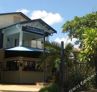 Dingo Moon Lodge Hostel - Sunshine Coast Guide