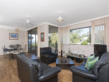 Bangalee Unit 5 / 41 Soldiers Point Road - Sunshine Coast Guide 0