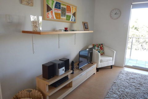 Unit 2 At 4 Pelican Street, Peregian Beach, Noosa Area - Sunshine Coast Guide 3