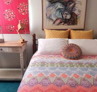 Stylish Comfortable Central Artists Home - Sunshine Coast Guide