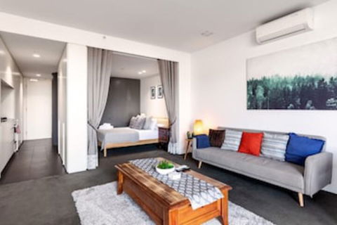 Spacious 1BD 50m From Chapel Street - Sunshine Coast Guide 0