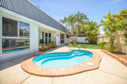 Allamanda Sands - 23 Oriole Avenue - Sunshine Coast Guide 0