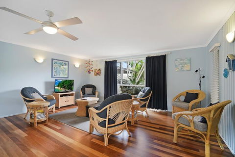 Allamanda Sands - 23 Oriole Avenue - Sunshine Coast Guide 4