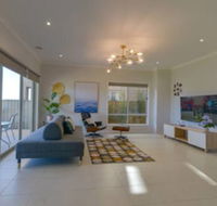 Luxury Waterfront Grand Villa in Melbourne - Sunshine Coast Guide