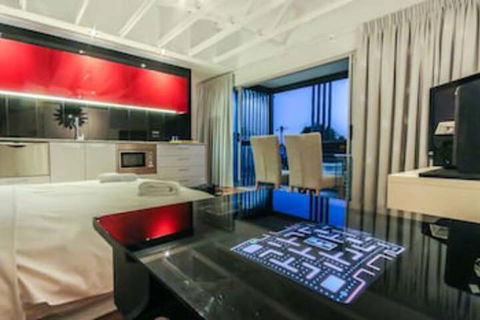 Architecturally Designed Studio 10 Minutes To CBD - Sunshine Coast Guide 0