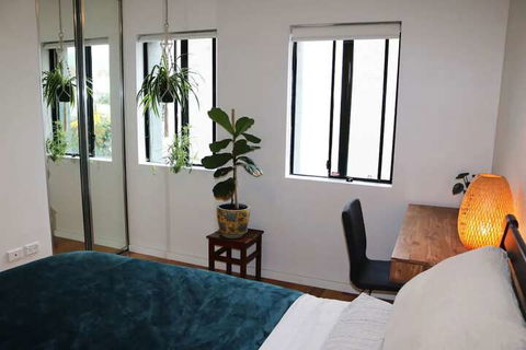 Erko Home In The Middle Of The Action With Parking - Sunshine Coast Guide 1