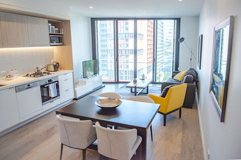 Airtrip Apartment On Tribune St - Sunshine Coast Guide 4