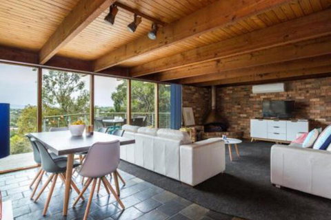 The View - Sunshine Coast Guide 1