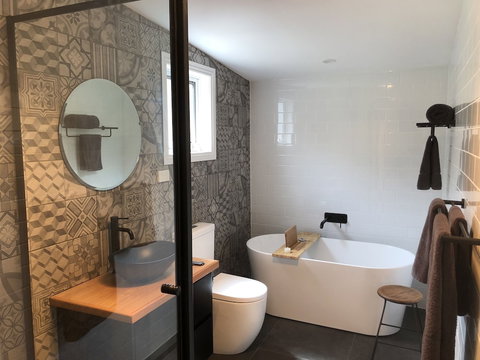 Mole Creek Hideaway - Sunshine Coast Guide 0