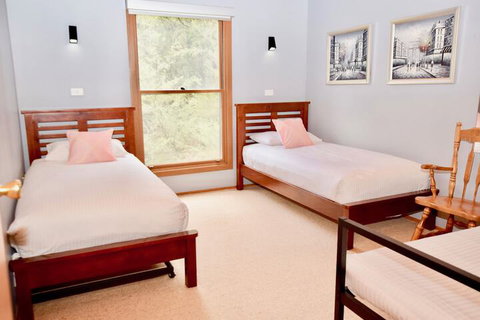 Treetops Retreat Katoomba - Sunshine Coast Guide 2