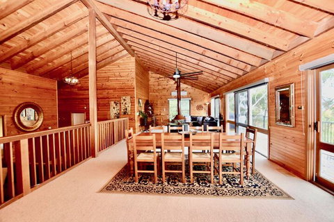 Treetops Retreat Katoomba - Sunshine Coast Guide 7