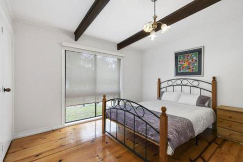 THE BEACH HIVE PET FRIENDLY (OUTSIDE ONLY) INLET SIDE - Sunshine Coast Guide 2