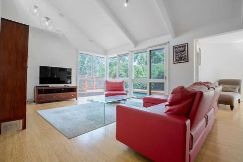 Comfy Holiday House With Pool@rosanna - Sunshine Coast Guide 2