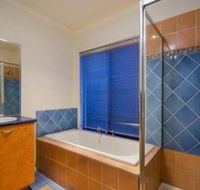galahonest seabrook house west melbourne - Sunshine Coast Guide