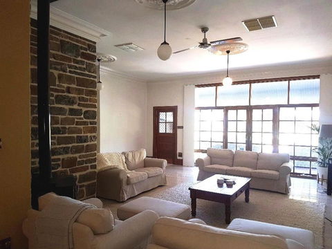 Barossa Valley View Guesthouse - Sunshine Coast Guide 4