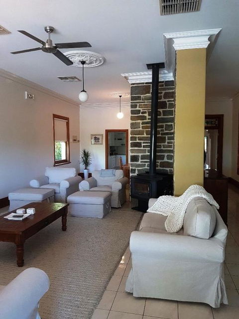 Barossa Valley View Guesthouse - Sunshine Coast Guide 5