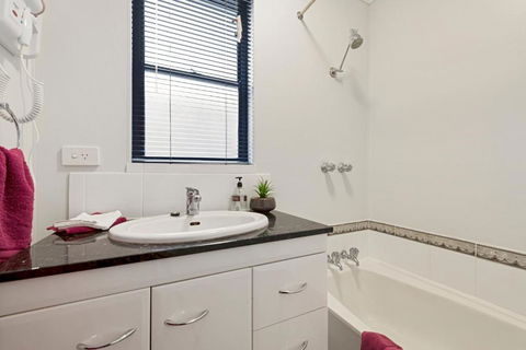 Aruba Apartments - Sunshine Coast Guide 4