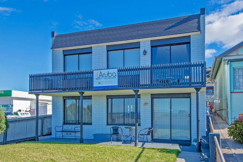 Aruba Apartments - Sunshine Coast Guide 5