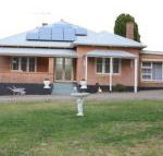 Pink Gums Farmstay - Sunshine Coast Guide