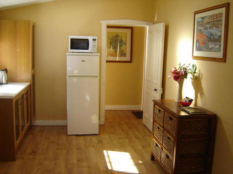 Albany Historic Cottage - Sunshine Coast Guide 3