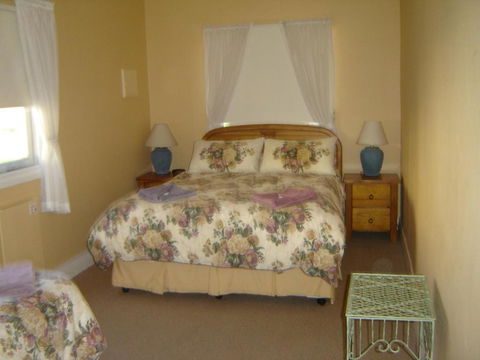 Albany Historic Cottage - Sunshine Coast Guide 6