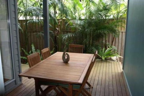 Amore - Sunshine Coast Guide 2