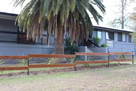 Amble Inn - Sunshine Coast Guide 1