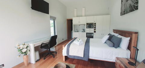 Velikaâ€™ - Sunshine Coast Guide 6