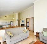 Pet Friendly on Pelican Close to Myall River - Sunshine Coast Guide