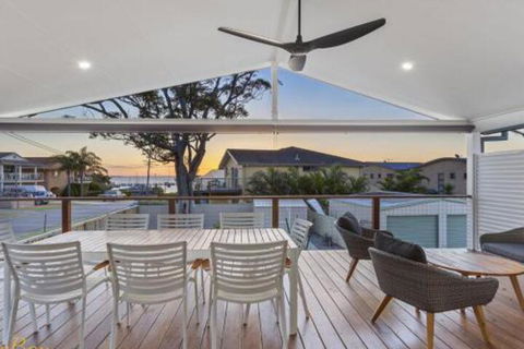 Twilight On Sunset Beach Solders Point - Sunshine Coast Guide 7