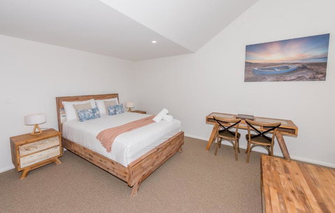 The Hub Bicheno - Sunshine Coast Guide 6