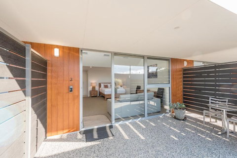 The Hub Bicheno - Sunshine Coast Guide 4