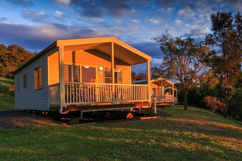 Reflections Holiday Parks Lake Glenbawn - Sunshine Coast Guide 2
