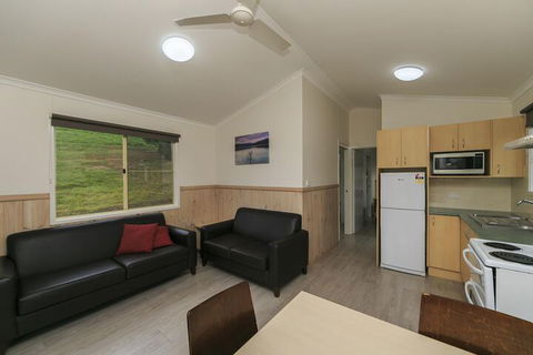 Reflections Holiday Parks Lake Glenbawn - Sunshine Coast Guide 3