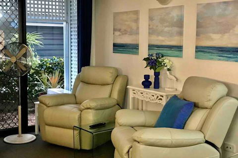 Beautiful Studio In Great Leafy Location - Sunshine Coast Guide 5