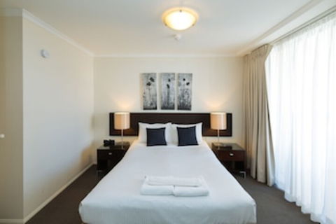 Airtrip Apartment On Edmonstone St - Sunshine Coast Guide 0