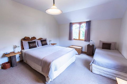 Herons Rise Vineyard Accommodation - Sunshine Coast Guide 6