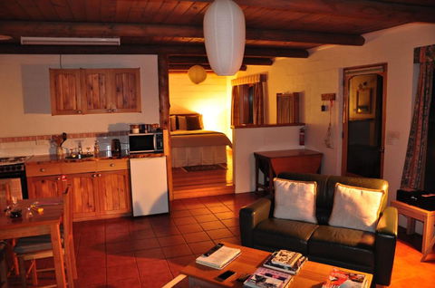 Herons Rise Vineyard Accommodation - Sunshine Coast Guide 4