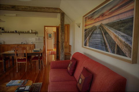 Herons Rise Vineyard Accommodation - Sunshine Coast Guide 2