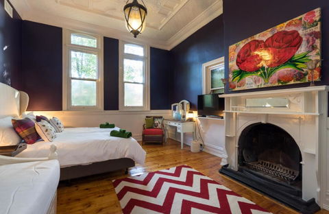 Rent Your Own Historic Hotel For Holidays & Events - Sunshine Coast Guide 6