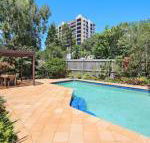 Eastbourne U6 80 Esplanade. Golden Beach - Sunshine Coast Guide