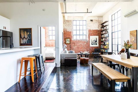 Stylish Warehouse Conversion In Heart Of Fitzroy - Sunshine Coast Guide 1