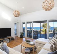 The G Shack Rennies Beach - Sunshine Coast Guide